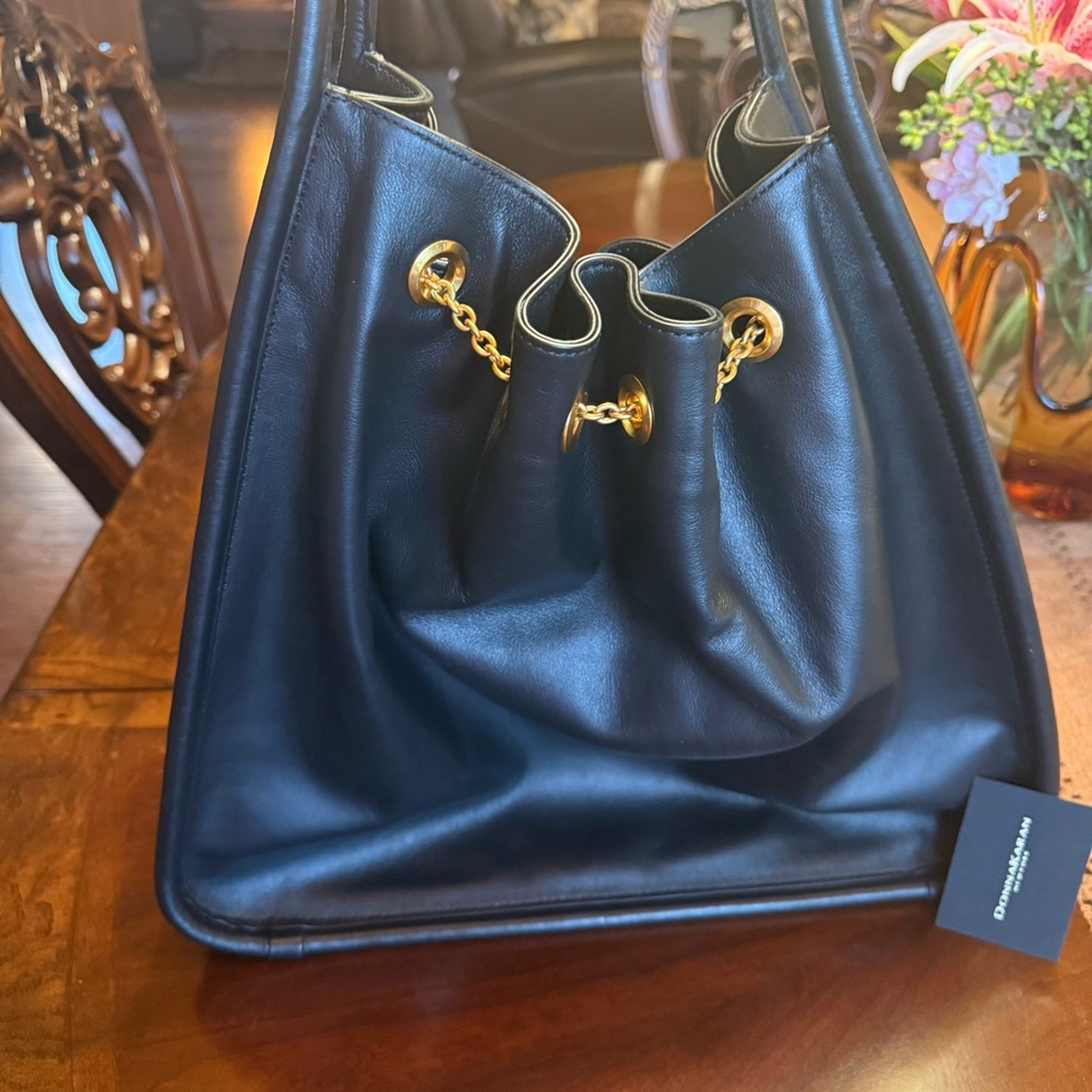 Donna Kuran Plainview tote Black Leather Chain Tote Bag